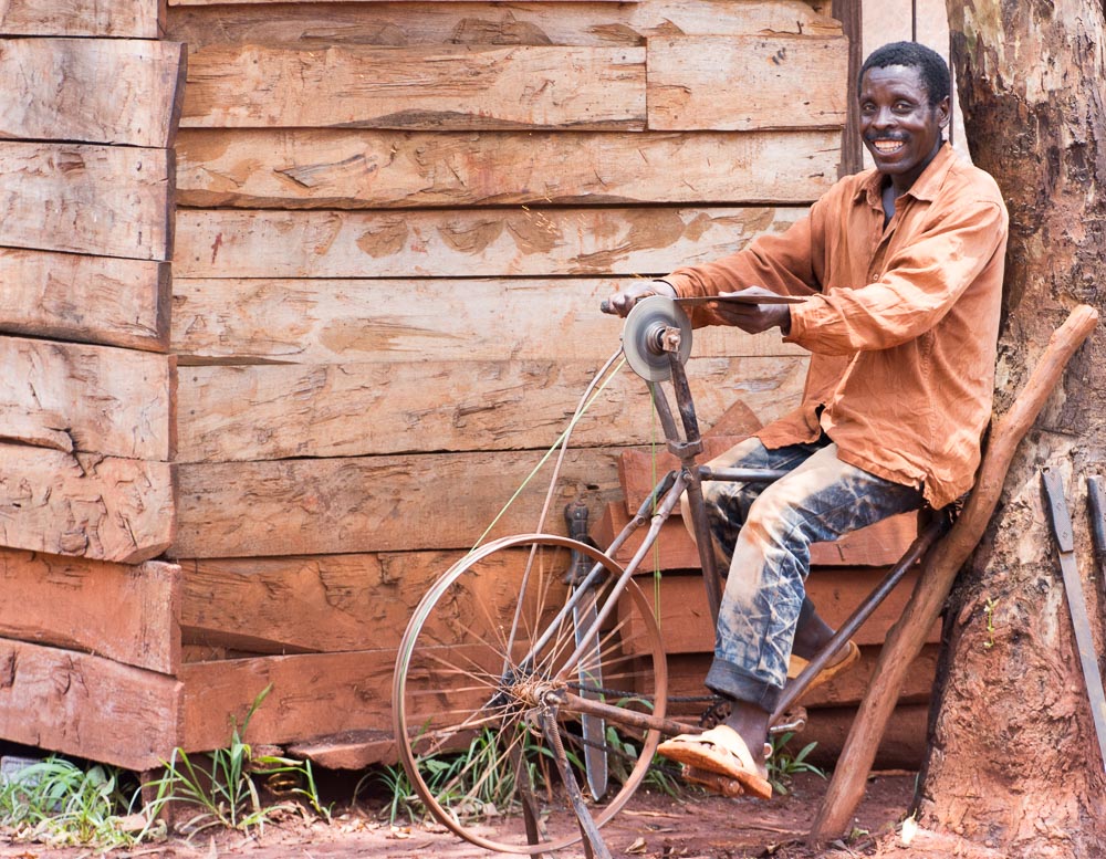 This chap had an innovative use for an old bike: he used it to sharpen knives
